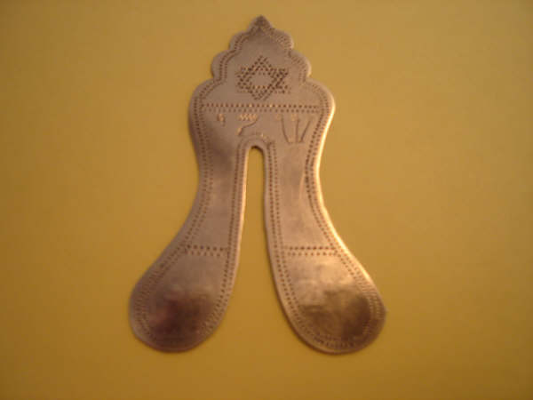 Counterfeit
                circumcision shield